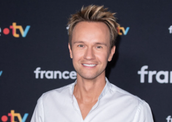 Cyril Féraud : pourquoi Michel Drucker l’envisage comme successeur dans Vivement Dimanche ? 18 Cyril Féraud : pourquoi Michel Drucker l’envisage comme successeur dans Vivement Dimanche ? Cyril Féraud : pourquoi Michel Drucker l’envisage comme successeur dans Vivement Dimanche ?