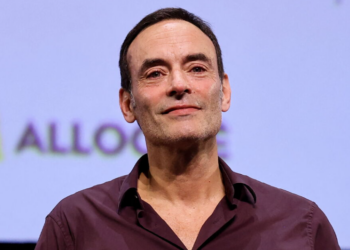 Anthony Delon de retour à Douchy après la mort de son père, il partage de beaux moments avec ses filles pour les fêtes 16 Anthony Delon de retour à Douchy après la mort de son père, il partage de beaux moments avec ses filles pour les fêtes Anthony Delon de retour à Douchy après la mort de son père, il partage de beaux moments avec ses filles pour les fêtes