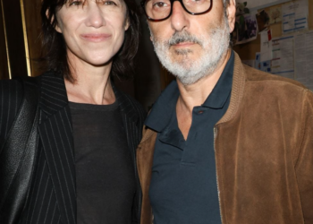 Yvan Attal évoque la fidélité de Charlotte Gainsbourg : « Quand je ne suis pas là… »