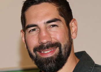 Nikola Karabatic "confronté à l'inconnu" : À quoi ressemble la vie de jeune retraité de la légende du handball français ? 8 Nikola Karabatic "confronté à l'inconnu" : À quoi ressemble la vie de jeune retraité de la légende du handball français ? Nikola Karabatic « confronté à l’inconnu » : À quoi ressemble la vie de jeune retraité de la légende du handball français ?