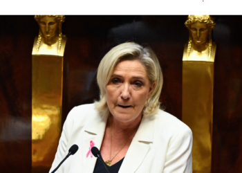 "Que des débiles…" : l’hommage à Jean-Marie Le Pen inquiète beaucoup sa fille Marine, un proche balance 1 "Que des débiles…" : l’hommage à Jean-Marie Le Pen inquiète beaucoup sa fille Marine, un proche balance « Que des débiles… » : l’hommage à Jean-Marie Le Pen inquiète beaucoup sa fille Marine, un proche balance