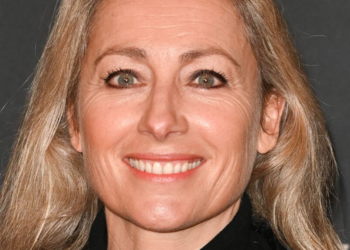 "Je débranche le week-end" : Anne-Sophie Lapix fait de rares confidences sur sa vie de famille 18 "Je débranche le week-end" : Anne-Sophie Lapix fait de rares confidences sur sa vie de famille « Je débranche le week-end » : Anne-Sophie Lapix fait de rares confidences sur sa vie de famille