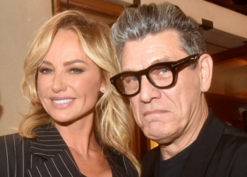 Marc Lavoine jaloux ? Le comportement du chanteur envers Adriana Karembeu pourrait affecter leur couple 9 Marc Lavoine jaloux ? Le comportement du chanteur envers Adriana Karembeu pourrait affecter leur couple Marc Lavoine jaloux ? Le comportement du chanteur envers Adriana Karembeu pourrait affecter leur couple