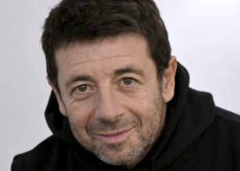 "N'y pense même pas" : Le fils de Patrick Bruel prêt à tout juste pour sauver leur maison de Los Angeles, le chanteur obligé d’intervenir 5 "N'y pense même pas" : Le fils de Patrick Bruel prêt à tout juste pour sauver leur maison de Los Angeles, le chanteur obligé d’intervenir « N’y pense même pas » : Le fils de Patrick Bruel prêt à tout juste pour sauver leur maison de Los Angeles, le chanteur obligé d’intervenir