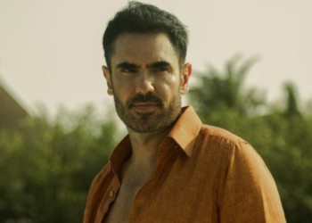 "Elle devrait être interdite aux moins de 18 ans" : Coup de gueule contre cette série qui cartonne sur Netflix 18 "Elle devrait être interdite aux moins de 18 ans" : Coup de gueule contre cette série qui cartonne sur Netflix « Elle devrait être interdite aux moins de 18 ans » : Coup de gueule contre cette série qui cartonne sur Netflix