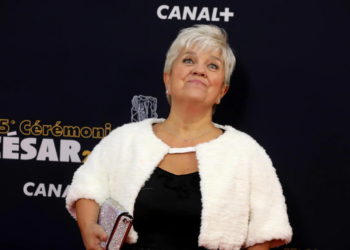 Mimie Mathy en fauteuil : ces images bouleversantes qui la poussent à sortir du silence 17 Mimie Mathy en fauteuil : ces images bouleversantes qui la poussent à sortir du silence Mimie Mathy en fauteuil : ces images bouleversantes qui la poussent à sortir du silence