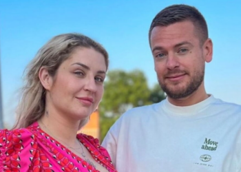 "Ça ne va pas être simple" : Amandine Pellissard emmène son fils aux urgences après une blessure 1 "Ça ne va pas être simple" : Amandine Pellissard emmène son fils aux urgences après une blessure « Ça ne va pas être simple » : Amandine Pellissard emmène son fils aux urgences après une blessure