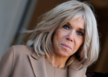 Brigitte Macron : cette petite phrase lancée à Géraldine Maillet dit (presque) tout de ce qu’elle pense de Cyril Hanouna 12 Brigitte Macron : cette petite phrase lancée à Géraldine Maillet dit (presque) tout de ce qu’elle pense de Cyril Hanouna Brigitte Macron : cette petite phrase lancée à Géraldine Maillet dit (presque) tout de ce qu’elle pense de Cyril Hanouna