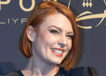 Élodie Frégé surprise par Michal 22 ans après Star Academy, elle ne peut contenir ses larmes 12 Élodie Frégé surprise par Michal 22 ans après Star Academy, elle ne peut contenir ses larmes Élodie Frégé surprise par Michal 22 ans après Star Academy, elle ne peut contenir ses larmes