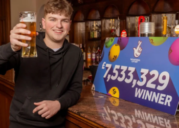 À 20 ans, il gagne 9 millions d'euros et décide... qu'il est trop jeune pour arrêter de travailler 9 À 20 ans, il gagne 9 millions d'euros et décide... qu'il est trop jeune pour arrêter de travailler À 20 ans, il gagne 9 millions d’euros et décide… qu’il est trop jeune pour arrêter de travailler