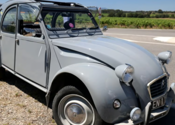 La 2 CV pourrait revenir en version moderne et électrique, Citroën "ne ferme pas la porte" 10 La 2 CV pourrait revenir en version moderne et électrique, Citroën "ne ferme pas la porte" La 2 CV pourrait revenir en version moderne et électrique, Citroën « ne ferme pas la porte »
