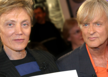 "On se trouve d'autres plaisirs..." : Dave sans filtre sur son couple avec Patrick Loiseau 9 "On se trouve d'autres plaisirs..." : Dave sans filtre sur son couple avec Patrick Loiseau « On se trouve d’autres plaisirs… » : Dave sans filtre sur son couple avec Patrick Loiseau