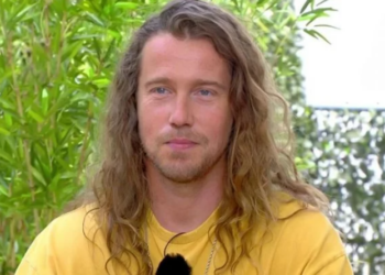 Julien Doré solitaire, il évoque sa vie privée : "Pas de potes, ni de meuf" 4 Julien Doré solitaire, il évoque sa vie privée : "Pas de potes, ni de meuf" Julien Doré solitaire, il évoque sa vie privée : « Pas de potes, ni de meuf »