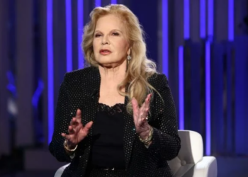 Sylvie Vartan fait ses adieux : Malgré son jeune âge, son petit-fils Cameron dépasse tout le monde, même son père David Hallyday !