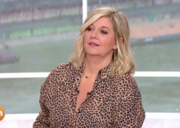 "Pardonnez-moi !" : Flavie Flament sans filtre face à André Manoukian et sa... pilosité 17 "Pardonnez-moi !" : Flavie Flament sans filtre face à André Manoukian et sa... pilosité « Pardonnez-moi ! » : Flavie Flament sans filtre face à André Manoukian et sa… pilosité