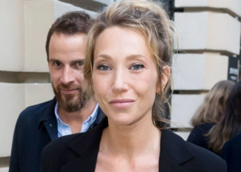 Collants en dentelle, Laura Smet fait sensation aux côtés de Florence Foresti 5 Collants en dentelle, Laura Smet fait sensation aux côtés de Florence Foresti Collants en dentelle, Laura Smet fait sensation aux côtés de Florence Foresti