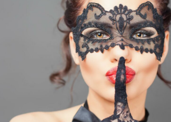 Reportage : “Ma nuit dans un club éch*ngiste”