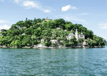 Unique au monde, cette île française redevient espagnole dès le 1er février