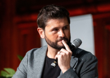 Décès de Louise, 11 ans : "J’ai échangé avec le papa", voici pourquoi Christophe Beaugrand s'est mêlé à l'affaire 13 Décès de Louise, 11 ans : "J’ai échangé avec le papa", voici pourquoi Christophe Beaugrand s'est mêlé à l'affaire Décès de Louise, 11 ans : « J’ai échangé avec le papa », voici pourquoi Christophe Beaugrand s’est mêlé à l’affaire