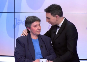 "Je serai essentielle à personne" : Danielle Moreau ("TPMP") fond en larmes face à Jordan De Luxe sur C8 en évoquant son avenir sans sa mère malade 11 "Je serai essentielle à personne" : Danielle Moreau ("TPMP") fond en larmes face à Jordan De Luxe sur C8 en évoquant son avenir sans sa mère malade « Je serai essentielle à personne » : Danielle Moreau (« TPMP ») fond en larmes face à Jordan De Luxe sur C8 en évoquant son avenir sans sa mère malade