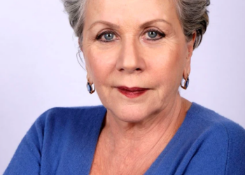 Après le départ de sa soeur Catherine, Françoise Laborde donne son avis bien tranché sur la fin de C8 2 Après le départ de sa soeur Catherine, Françoise Laborde donne son avis bien tranché sur la fin de C8 Après le départ de sa soeur Catherine, Françoise Laborde donne son avis bien tranché sur la fin de C8