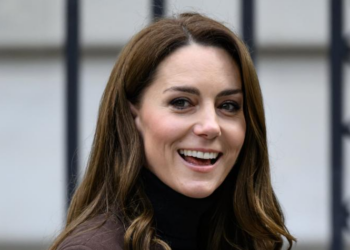 Kate Middleton : ses tenues au coeur d’une tempête, Kensington Palace fait une annonce fracassante 13 Kate Middleton : ses tenues au coeur d’une tempête, Kensington Palace fait une annonce fracassante Kate Middleton : ses tenues au coeur d’une tempête, Kensington Palace fait une annonce fracassante