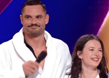 Danse avec les Stars : coup de théâtre, Antoine Dupont remplace Florent Manaudou sur TF1 14 Danse avec les Stars : coup de théâtre, Antoine Dupont remplace Florent Manaudou sur TF1 Danse avec les Stars : coup de théâtre, Antoine Dupont remplace Florent Manaudou sur TF1