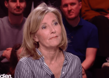 “Y’a un problème ?” : Claire Chazal agacée, elle renvoie Yann Barthès dans ses 22 ! 7 “Y’a un problème ?” : Claire Chazal agacée, elle renvoie Yann Barthès dans ses 22 ! “Y’a un problème ?” : Claire Chazal agacée, elle renvoie Yann Barthès dans ses 22 !
