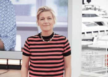 Absence de dernière minute pour Anne-Elisabeth Lemoine dans C à Vous, son remplaçant explique pourquoi