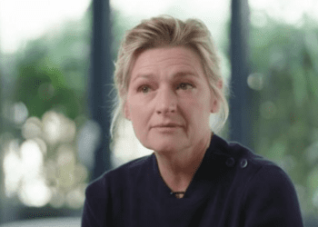 « Faire en sorte que je reparte à peu près habillée… » : Anne-Elisabeth Lemoine parle pour la première fois de ce qu&rsquo;elle a subi plus jeune