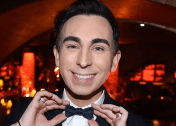 Fin de C8 : Un animateur phare de la chaîne « anéanti », ses mots forts suite à la décision du Conseil d&rsquo;État