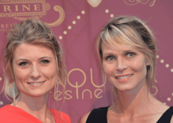 Fin de C8 : Vive émotion pour deux figures emblématiques présentes depuis 20 ans après l'annonce de l'arrêt de la chaîne 11 Fin de C8 : Vive émotion pour deux figures emblématiques présentes depuis 20 ans après l'annonce de l'arrêt de la chaîne Fin de C8 : Vive émotion pour deux figures emblématiques présentes depuis 20 ans après l’annonce de l’arrêt de la chaîne