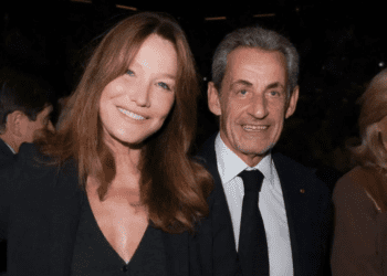 Giulia Sarkozy séparée de Nicolas Sarkozy et Carla Bruni-Sarkozy mais bien accompagnée : nouveau voyage de rêve avec 2 célèbres "filles de" 9 Giulia Sarkozy séparée de Nicolas Sarkozy et Carla Bruni-Sarkozy mais bien accompagnée : nouveau voyage de rêve avec 2 célèbres "filles de" Giulia Sarkozy séparée de Nicolas Sarkozy et Carla Bruni-Sarkozy mais bien accompagnée : nouveau voyage de rêve avec 2 célèbres « filles de »
