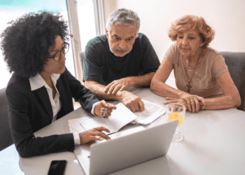 Après cet âge, il sera trop tard pour optimiser votre succession, prévient une notaire 3 Après cet âge, il sera trop tard pour optimiser votre succession, prévient une notaire Après cet âge, il sera trop tard pour optimiser votre succession, prévient une notaire