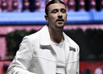 « L&rsquo;autre » : après Pierre Garnier, Pascal Obispo récidive et tacle une autre personnalité de la chanson