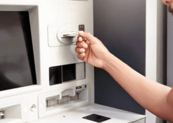 J’ai effectué un retrait au distributeur automatique de billets, mais aucun billet n’a été délivré : voici ce qu’il faut faire