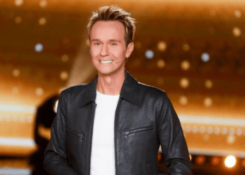 Cyril Féraud : "On a fait un test ADN", cet animateur plus âgé que lui et qui lui ressemble tant évoque la confusion persistante autour de leur physique 14 Cyril Féraud : "On a fait un test ADN", cet animateur plus âgé que lui et qui lui ressemble tant évoque la confusion persistante autour de leur physique Cyril Féraud : « On a fait un test ADN », cet animateur plus âgé que lui et qui lui ressemble tant évoque la confusion persistante autour de leur physique