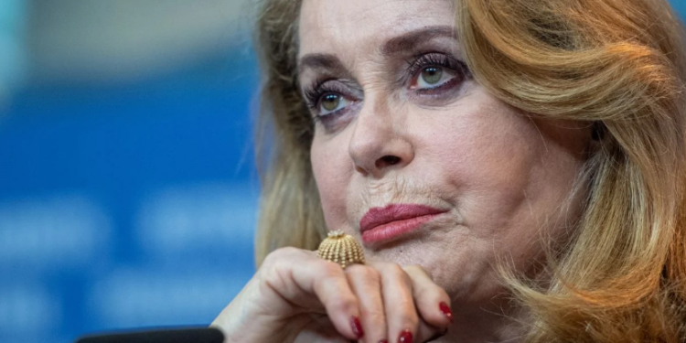 Capture decran 2025 02 25 154035 Catherine Deneuve