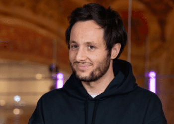 « Je t’emporte avec moi dans les prochaines chansons que j’écrirai » : l’hommage du chanteur Vianney à Elias