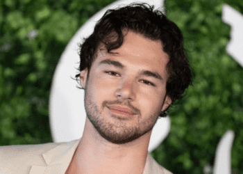 Danse avec les stars : Anthony Colette fait une révélation sur le salaire des célébrités 6 Danse avec les stars : Anthony Colette fait une révélation sur le salaire des célébrités Danse avec les stars : Anthony Colette fait une révélation sur le salaire des célébrités