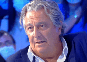 Cyril Hanouna piqué au vif par cette remarque de Christian Clavier : “Il est con !” 12 Cyril Hanouna piqué au vif par cette remarque de Christian Clavier : “Il est con !” Cyril Hanouna piqué au vif par cette remarque de Christian Clavier : “Il est con !”