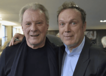 Décès de Herbert Léonard : Julien Lepers raconte les derniers jours de son ami de longue date 14 Décès de Herbert Léonard : Julien Lepers raconte les derniers jours de son ami de longue date Décès de Herbert Léonard : Julien Lepers raconte les derniers jours de son ami de longue date