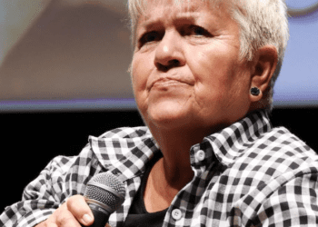 La mise au point de Mimie Mathy concernant la rémunération des artistes aux Enfoirés : « On entend &lsquo;ils mangent sur le dos des Restos&rsquo;… »