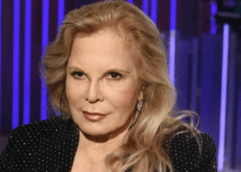 Sylvie Vartan "touchée" par un talent caché de sa petite-fille Ilona Smet 2 Sylvie Vartan "touchée" par un talent caché de sa petite-fille Ilona Smet Sylvie Vartan « touchée » par un talent caché de sa petite-fille Ilona Smet