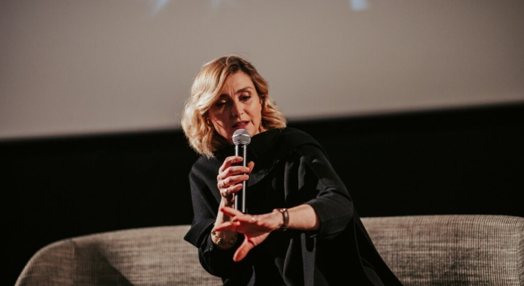 Capture decran 2025 03 12 020945 Julie Gayet