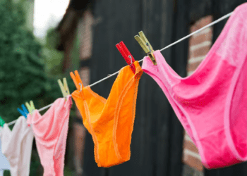 À quelle fréquence doit-on changer ses sous-vêtements pour rester propre ? 2 À quelle fréquence doit-on changer ses sous-vêtements pour rester propre ? À quelle fréquence doit-on changer ses sous-vêtements pour rester propre ?