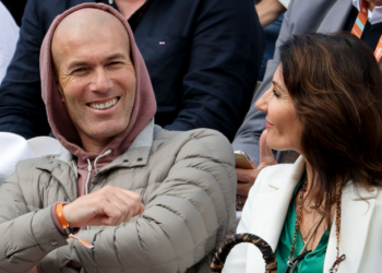Zinedine Zidane entouré des femmes de sa vie : cette belle photo avec son épouse Véronique et sa petite-fille Sia