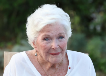 “Jusqu’à mon dernier souffle…” : en très petite santé, le message de Line Renaud dit tout de son état