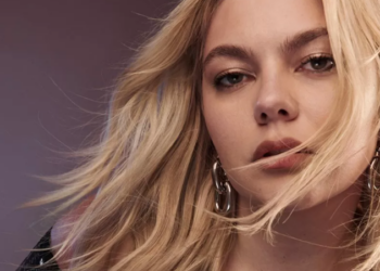 Louane touchante sur sa chanson pour l’Eurovision : “Il fallait que ce soit ma fille Esmée qui la termine”