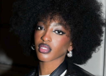 « Mon premier » : Ebony (Star Academy) à l’affiche d’un festival parisien très prisé, ses fans l’applaudissent !